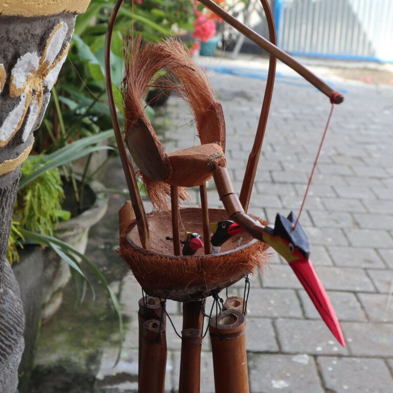 Bamboo-Windchime-Natural-finish-Mother-Chicks