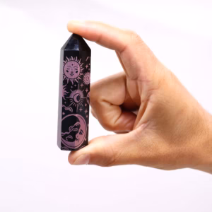 Stav av Svart Obsidian - Mystisk Berättelse - Rosa - ca 60-70g 9cm - 70gm 9cm