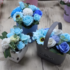 Blumenstrauß in Korb - Beruhigender Blues - Klein