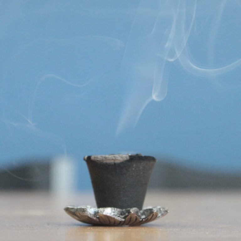 Box-of-12-Resin-Cups-Three-Kings