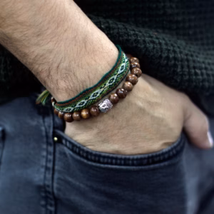 Braune Perlen und Buddha - Armreif