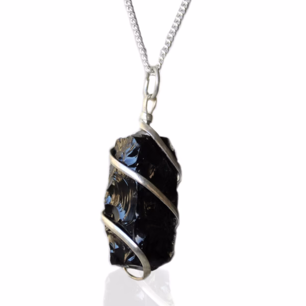 Cascade Wrapped Halskjede med Edelstener - Rough Black Onyx