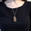 Cascade Wrapped Halskjede med Edelstener - Rough Tiger Eye - Bilde 2