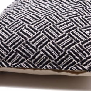 Klassisk Putevaretrekk - Criss - Cross Svart - 40x40cm