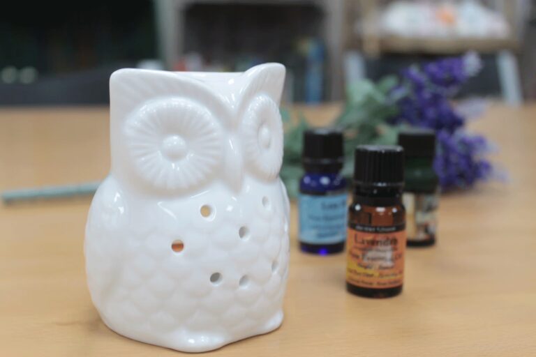 Classic-White-Oil-Burner-Tall-Owl