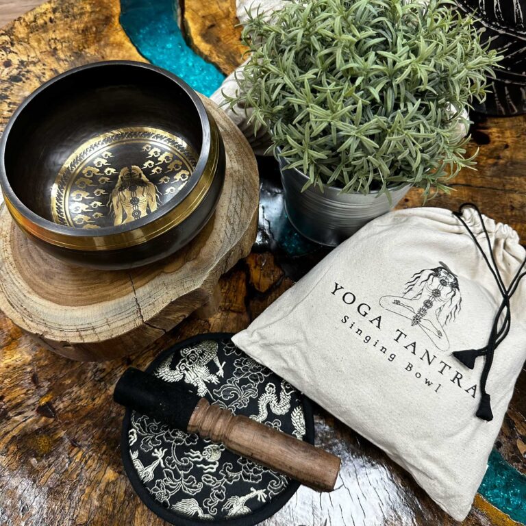 Hand-Beaten-Engraved-Singing-Bowl-Gift-Set-14cm-Yogi