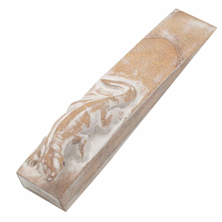 Hand-carved-Doorstop-Gecko
