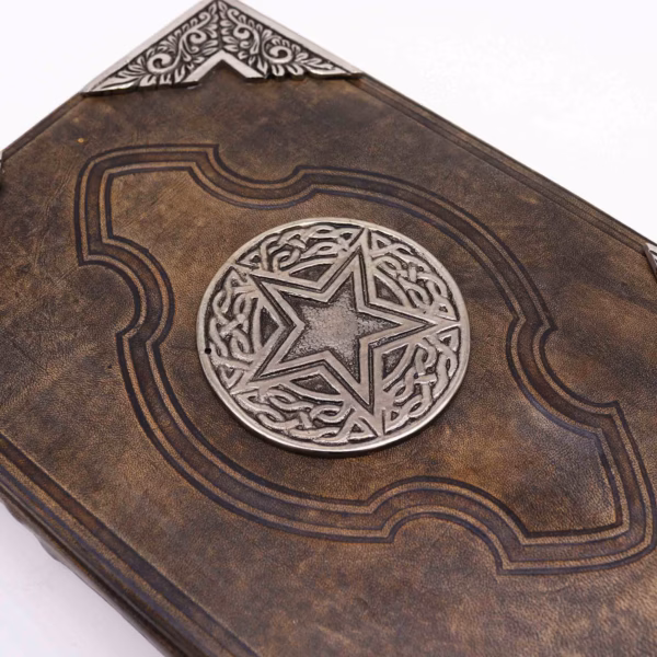 Heafty Brown Tan Book - Pentagon-Dekor I Sink - 200 Sider med Dekkede Kanter - 26x18 cm - Bilde 5