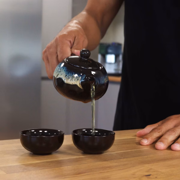 Théière en Céramique Noire - Pot et Deux Tasses – Image 5