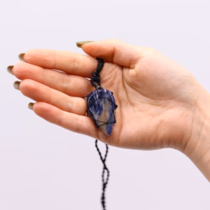 Laced Teardrop Vedhæng - Sodalit