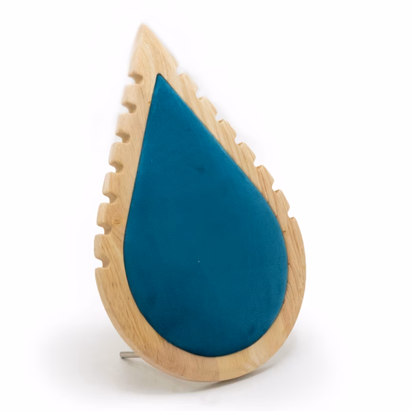 Large Teardrop Necklace Display  26x18cm - Image 2