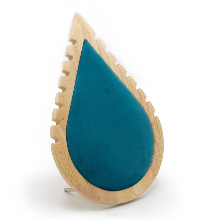 Large-Teardrop-Necklace-Display-26x18cm
