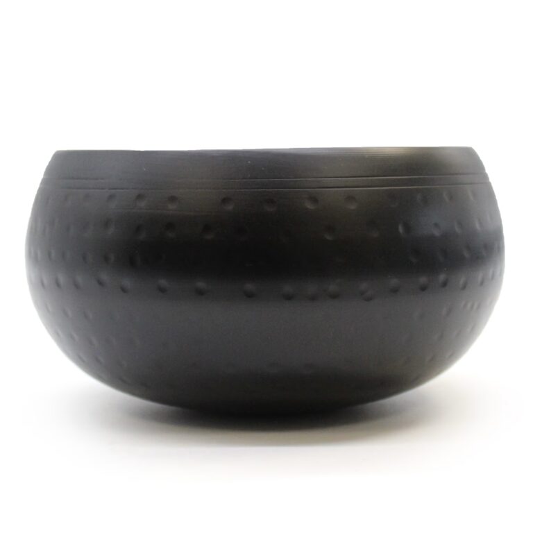 Lrg-Black-Beaten-Bowl-18cm