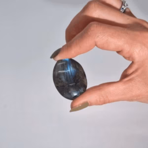 Handsteine aus Madagaskar - Labradorit - Ca. 17 - 40g 35 - 50mm