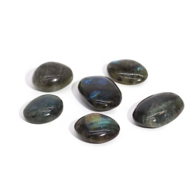 Madagascar-Labradorite-Palm-Stones-approx-17-40gms-35-50mm-2