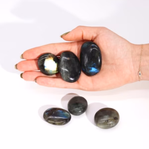 Handsteine aus Madagaskar - Labradorit - Ca. 17 - 40g 35 - 50mm