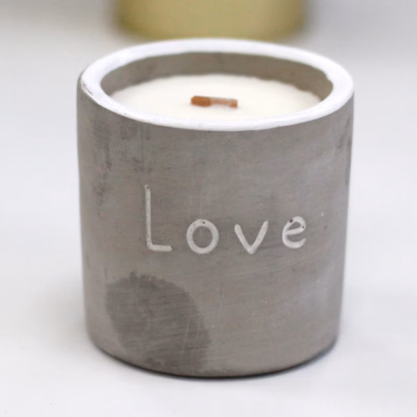 Concrete Soy Candle - Love - Purple Fig & Casis Medium - Bilde 2