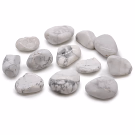 Pose med 12 Mellomstore Afrikanske Tromlede Stener - Hvit Howlite - Magnesitt