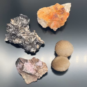 Mineralische Exemplare - Gemischte Stücke - Ca. 24 Stück