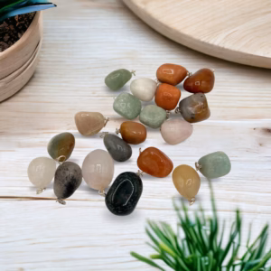 Colgantes Mixtos de Cristal Plateado y Piedras Talladas