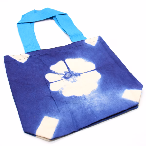 Natural Tye-Dye Cotton Bag (8Oz) - 38X42X12Cm - Blue Flower - Blue Handle - Imagen 3
