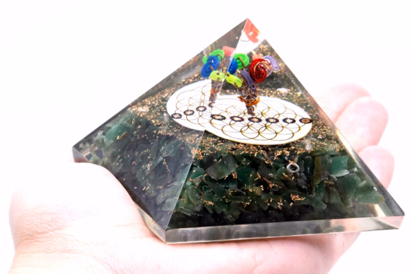 Orgonitt Pyramide - Grønn Acewnturin Og Livets Blomst - 70 mm - Bilde 2