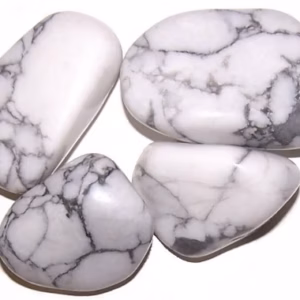 Pakke med 24 L Tromlede Stener - Howlite, Hvit