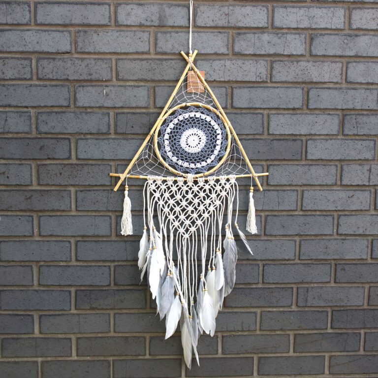 Protection-Dream-Cather-Lrg-Macrame-Pyramid-WhiteGrey