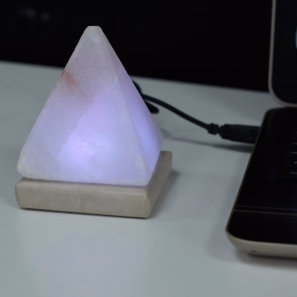 Kvalitets USB-Pyramide White Saltlampe Saltkrystall Lampe - 9 cm (Multi) - Bilde 2