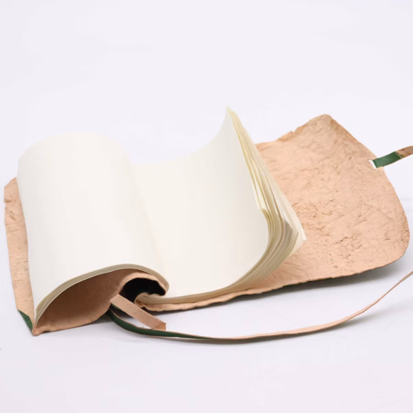 Cuaderno de viaje de piel enrollada - Verde - Imagen 3