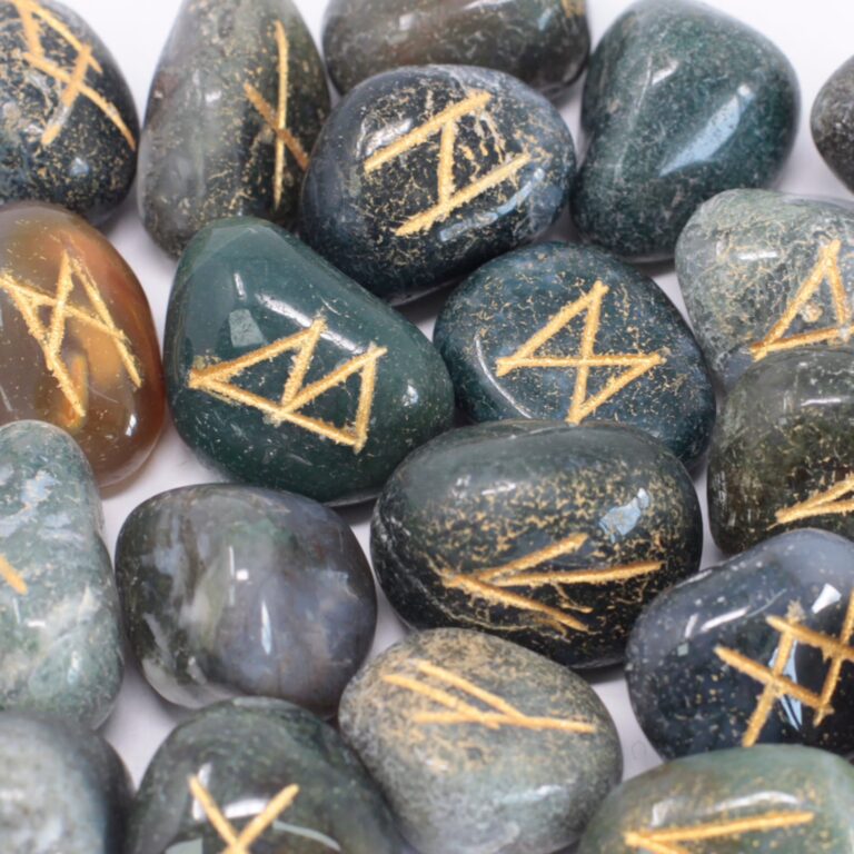 Runes-Stone-Set-in-Pouch-Moss-Agate