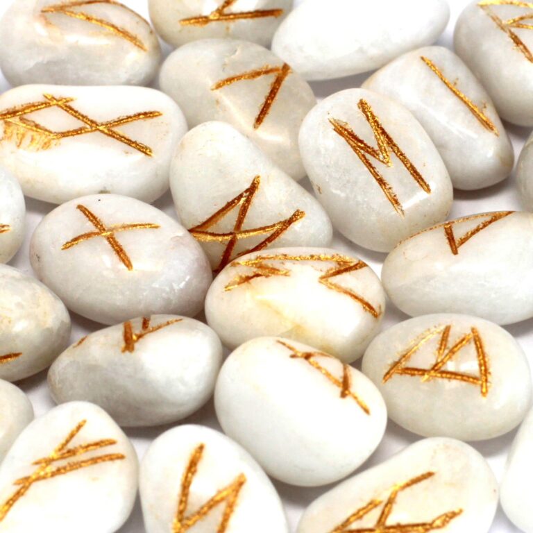 Runes-Stone-Set-in-Pouch-White-Agate