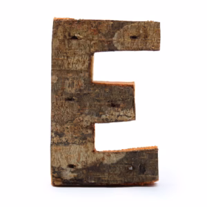 Rustikk Bokstav i Bark - "E" - 7 cm