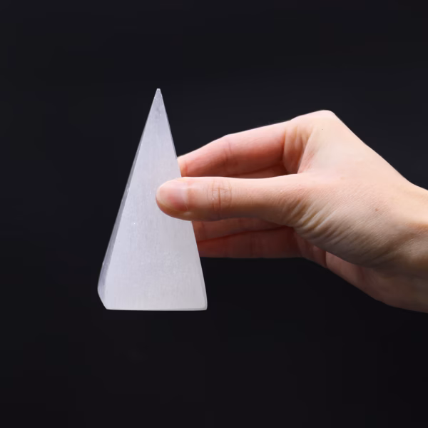 Selenitt Pyramide - 10 cm - Bilde 4