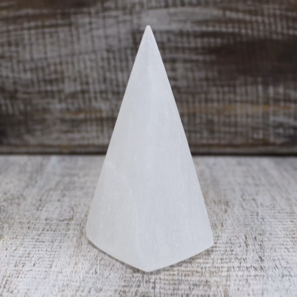 Selenitt Pyramide - 10 cm