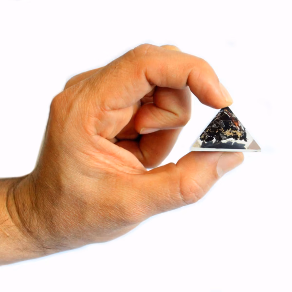 Sm Orgonite Pyramid 25Mm Gemchips And Copper - Image 2
