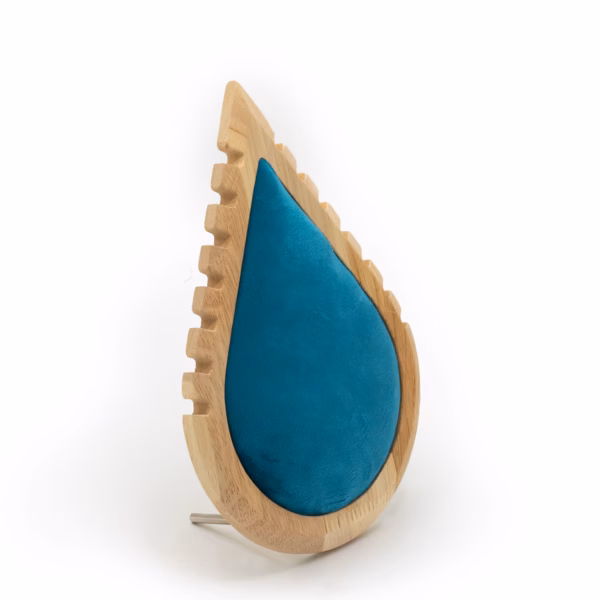 Small Teardrop Necklace Display  19x13cm - Image 2