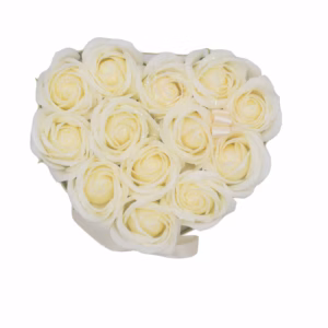 Zeep Bloemen Cadeau Set - 13 Crème Rozen - Hartvorm