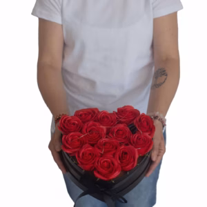 Zeep Bloemen Cadeau Set - 13 Crème Rozen - Hartvorm