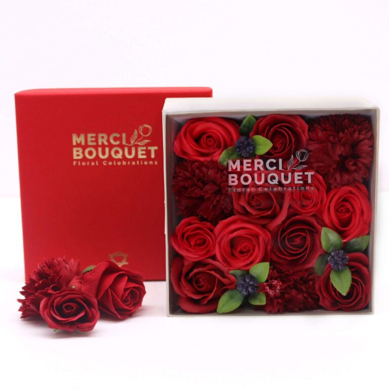 Square-Box-Classic-Red-Roses