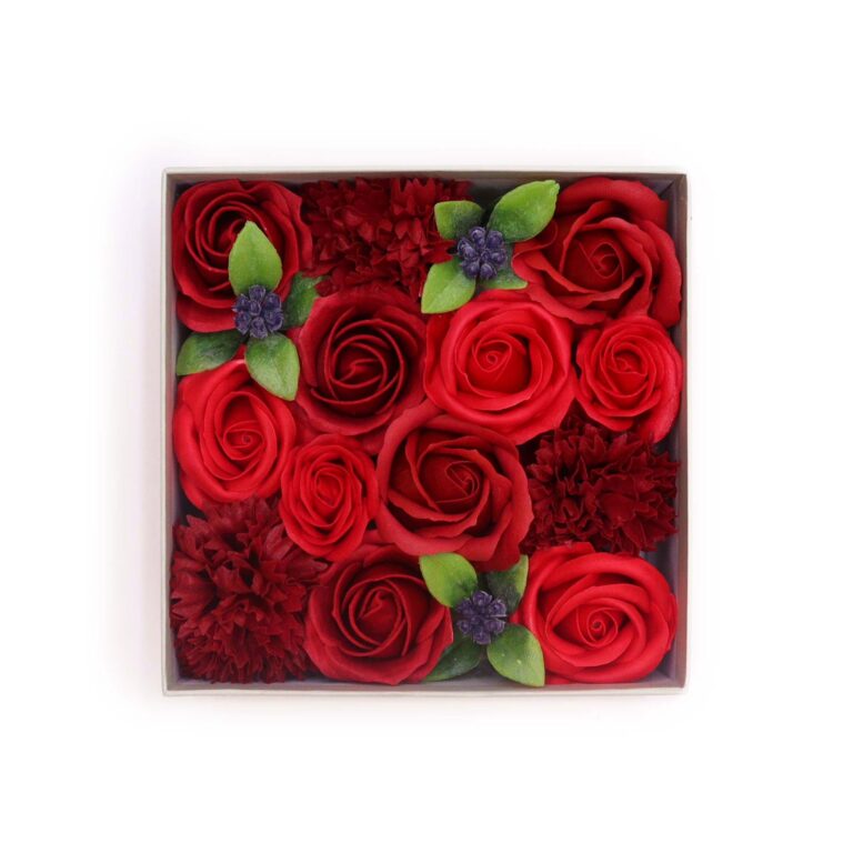 Square-Box-Classic-Red-Roses