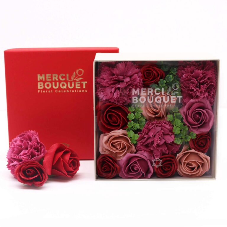 Square-Box-Vintage-Roses