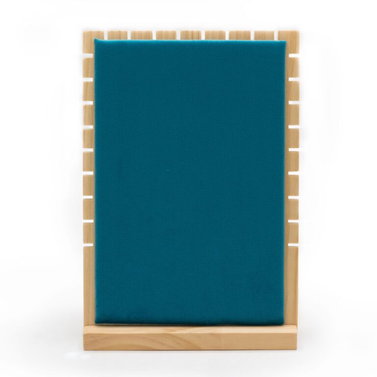 Wide-Flat-Necklace-Display-28x18x9cm