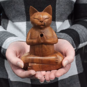 Røgelsesbrændere i Udskåret Træ - med Yoga Cat