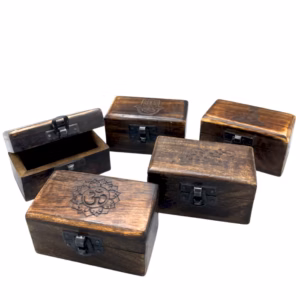 Pillendose aus Holz - Geschnitzte Designs - 9x5x4cm