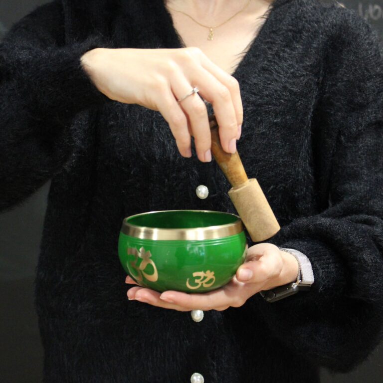 Yin-Yang-Singing-Bowl-Set-WhitePurple-10