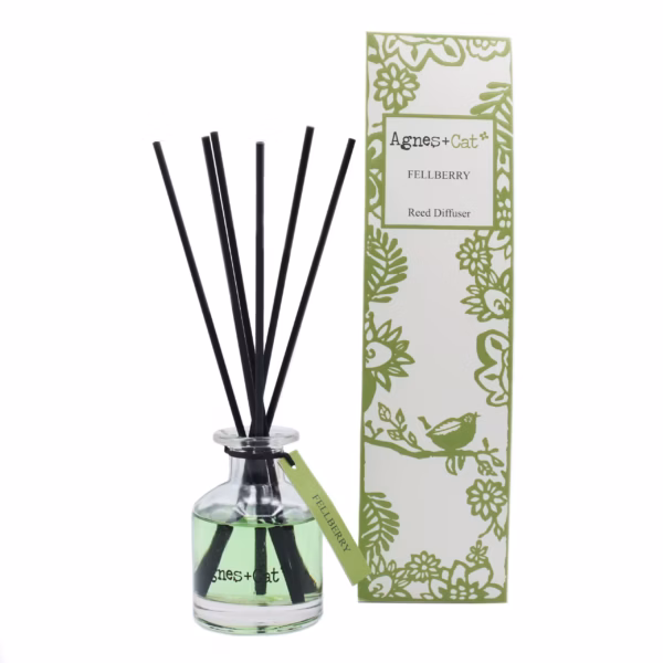 Æske med 140ml Sivdiffusor - Fell Berry